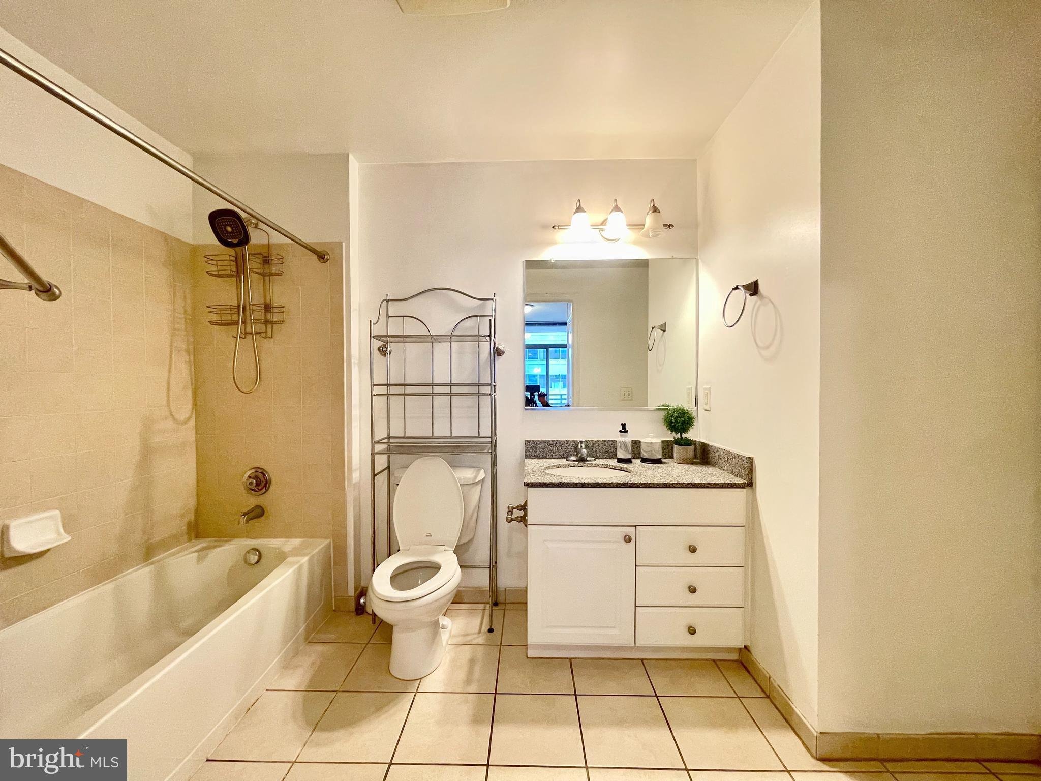 ECLIPSE ON CENTER PARK - Residential Lease