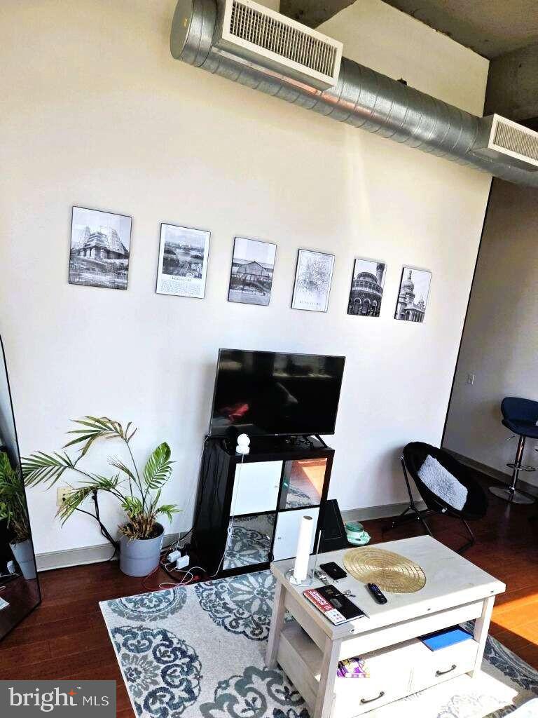 SPRING GARDEN - Residential