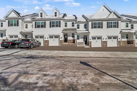 Townhouse For Sale - 202 Arch Way<br/> NORRISTOWN, PA 19401
