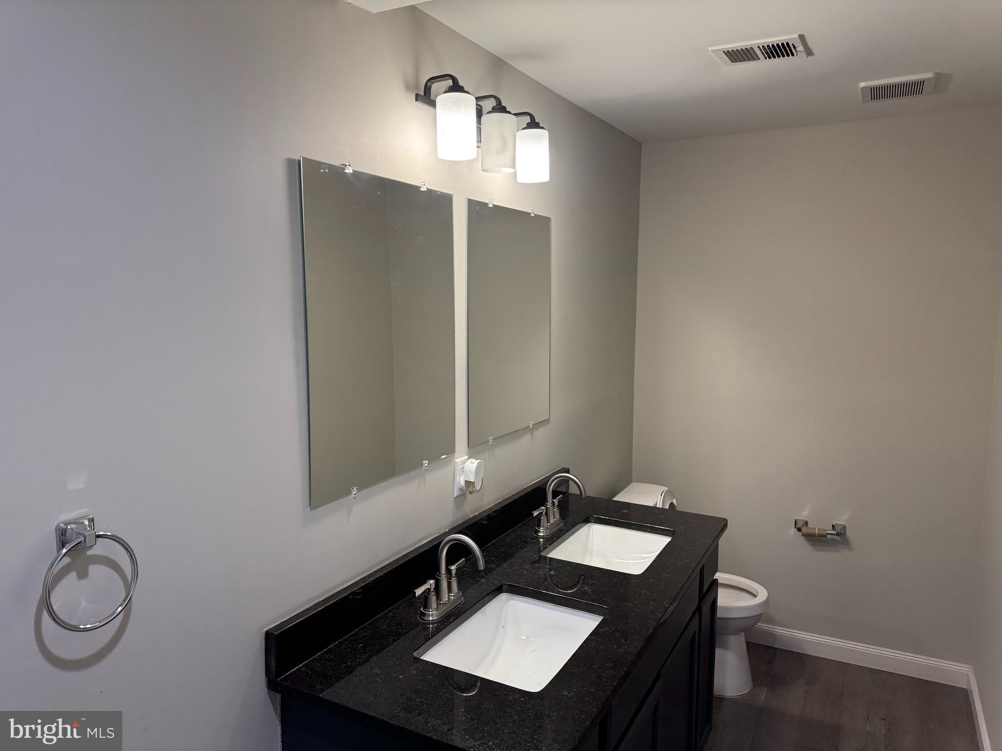 THE B & H PENN - Commercial Lease