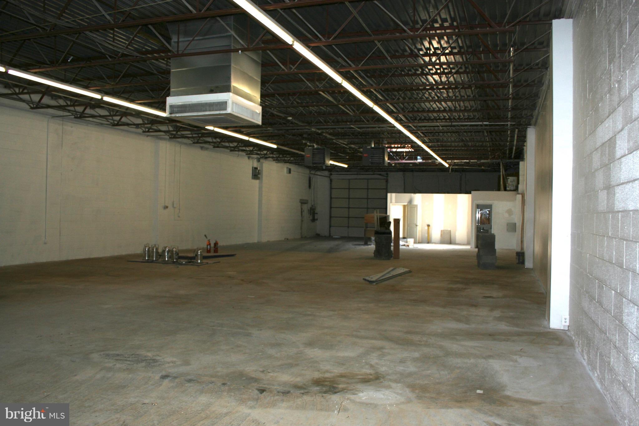 THE B & H PENN - Commercial Lease