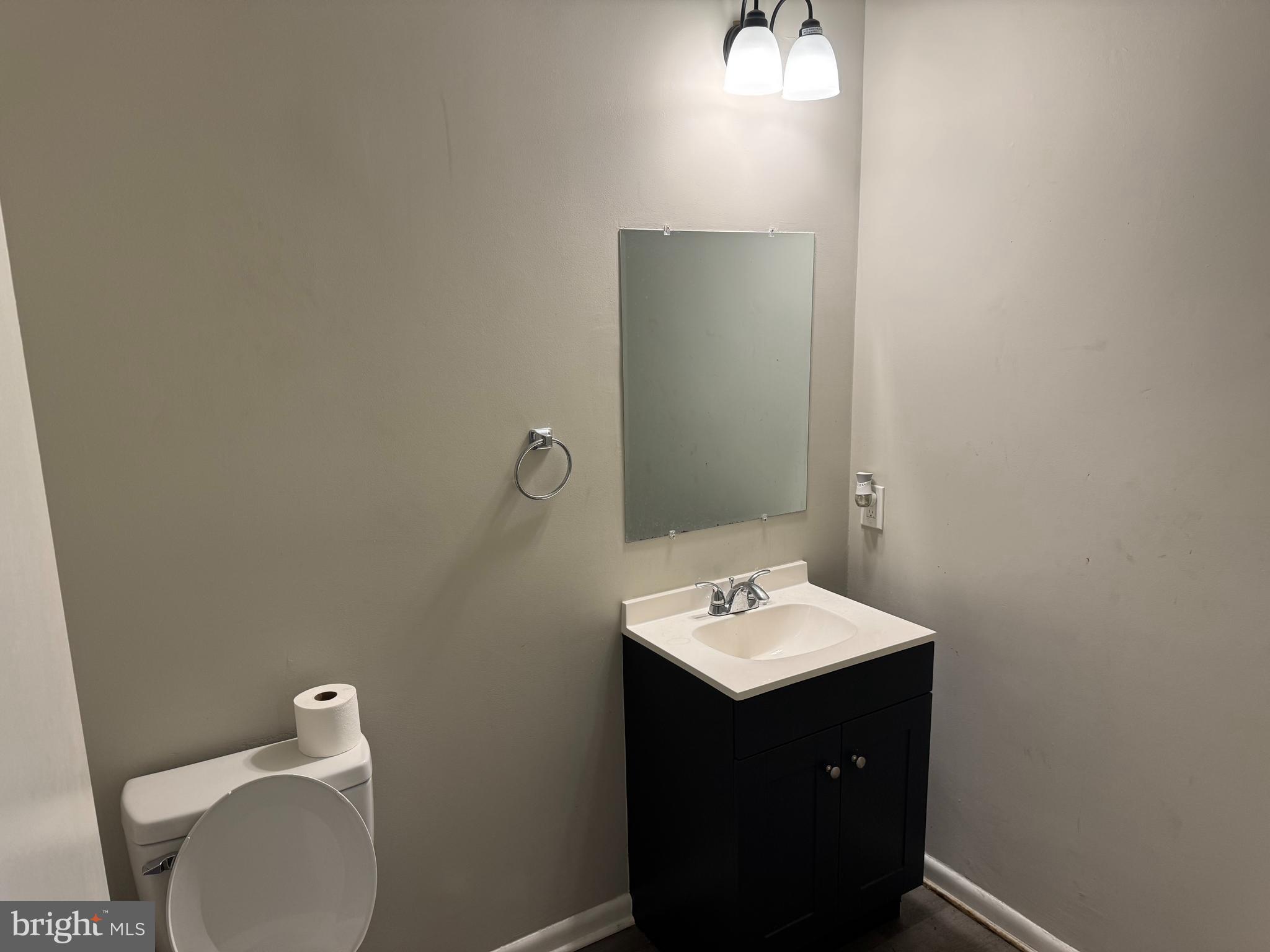 THE B & H PENN - Commercial Lease