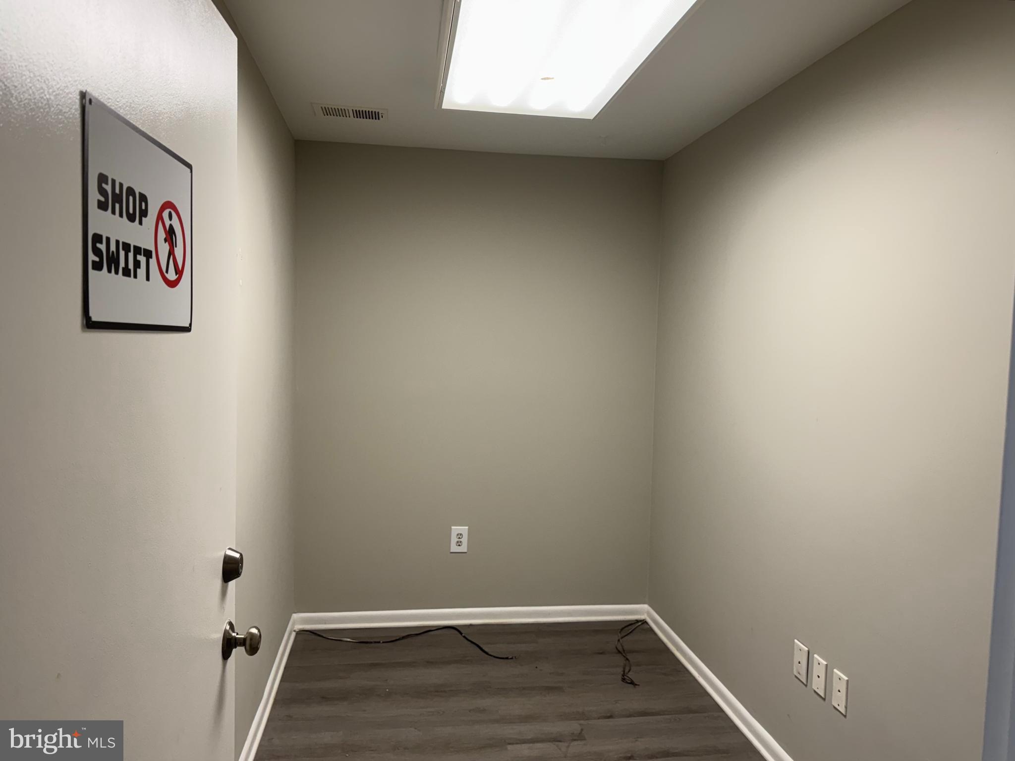 THE B & H PENN - Commercial Lease