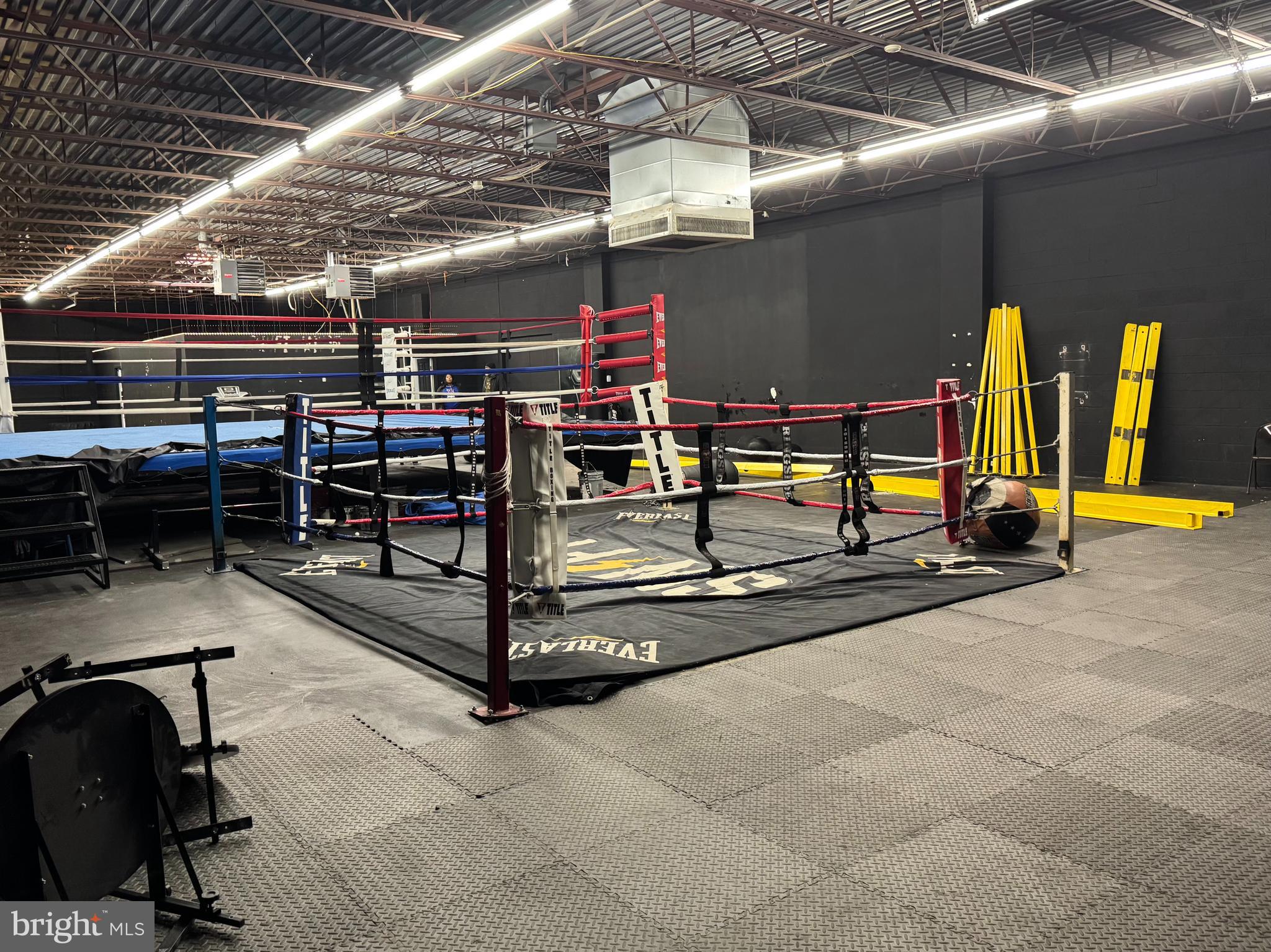 THE B & H PENN - Commercial Lease