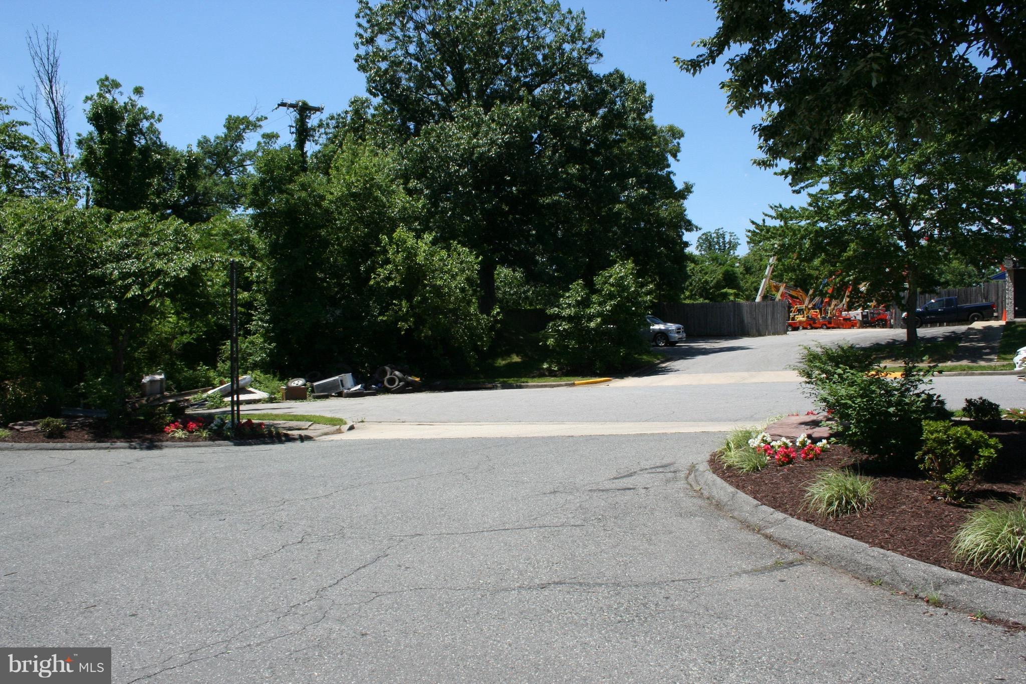 THE B & H PENN - Commercial Lease