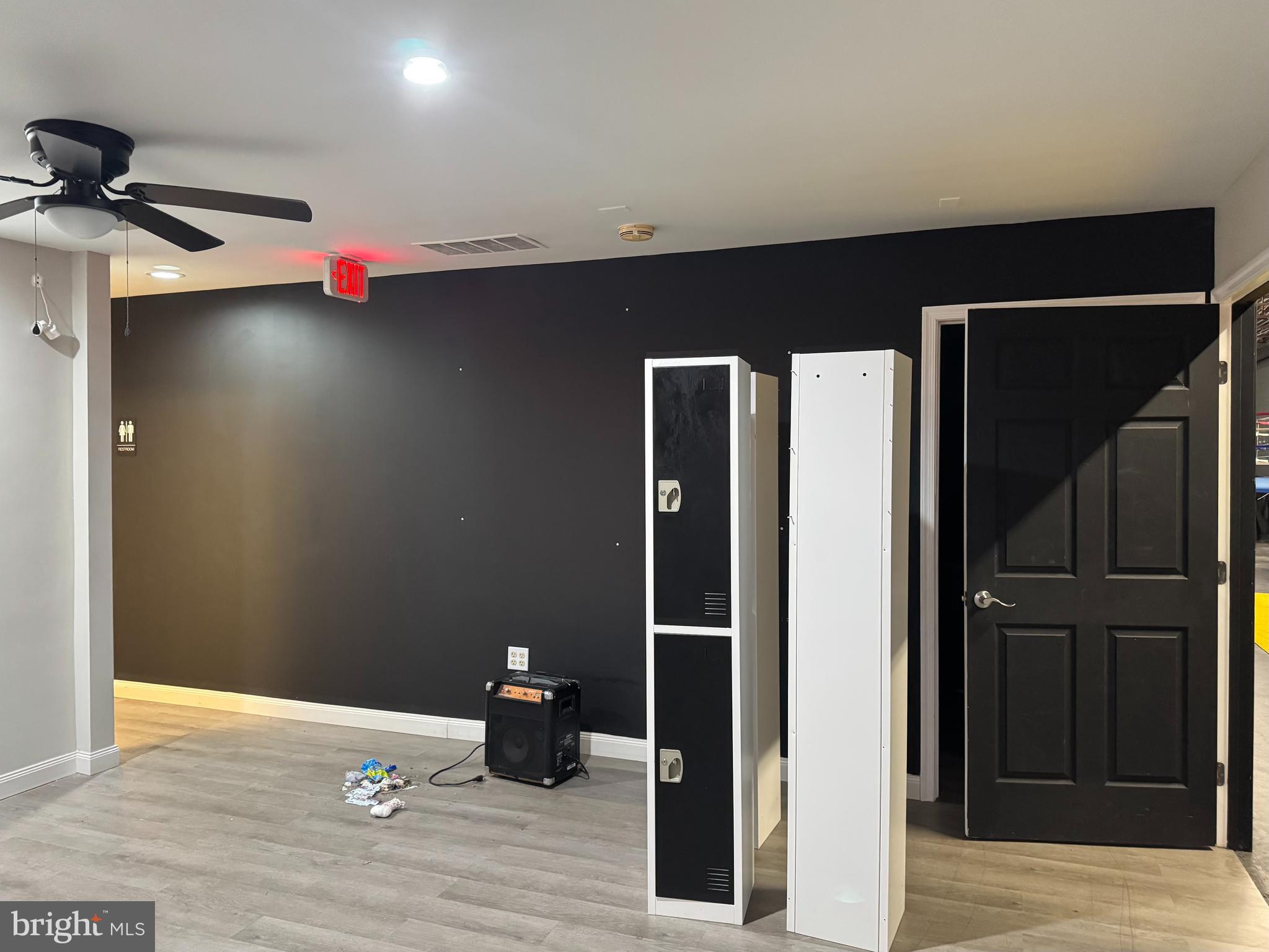 THE B & H PENN - Commercial Lease