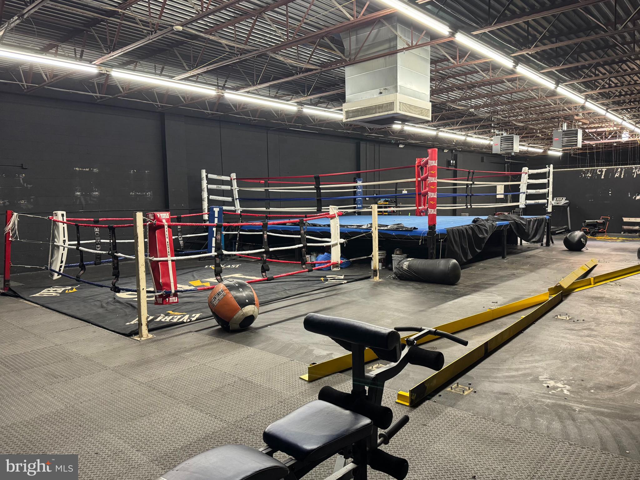 THE B & H PENN - Commercial Lease