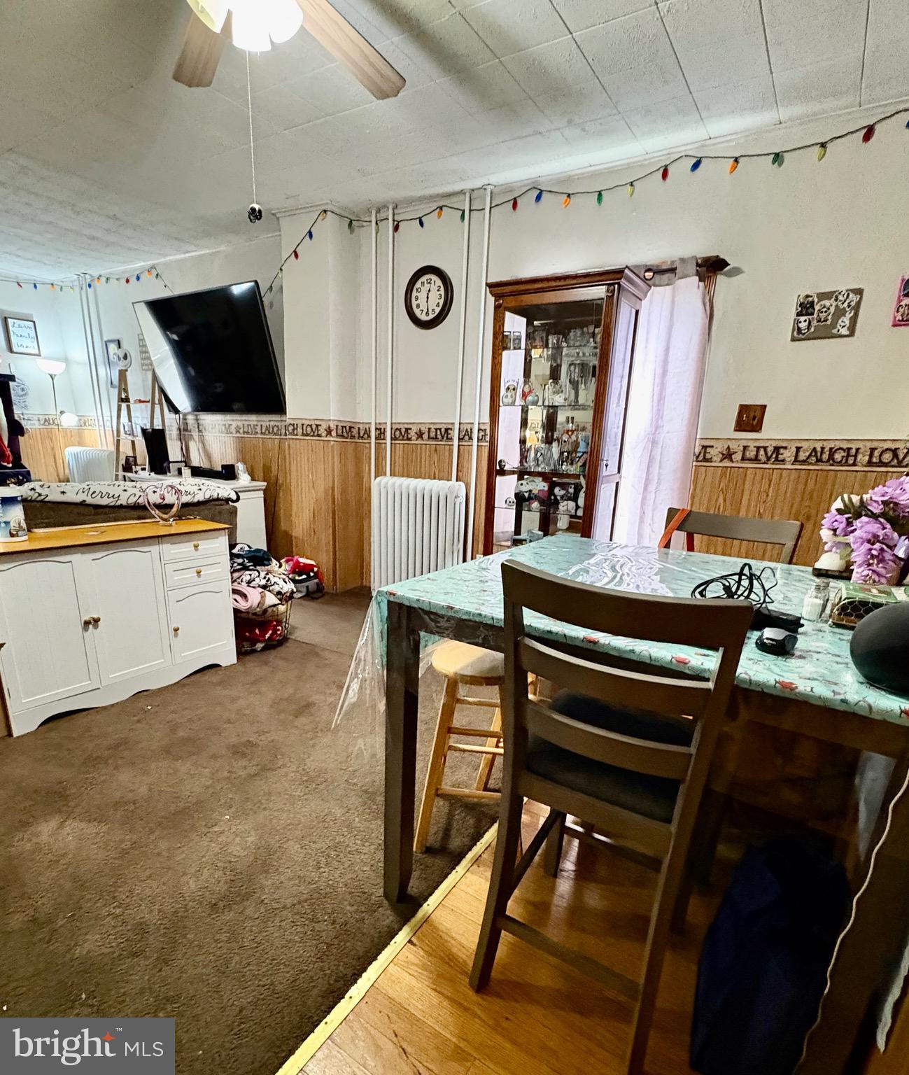 FRACKVILLE - Residential