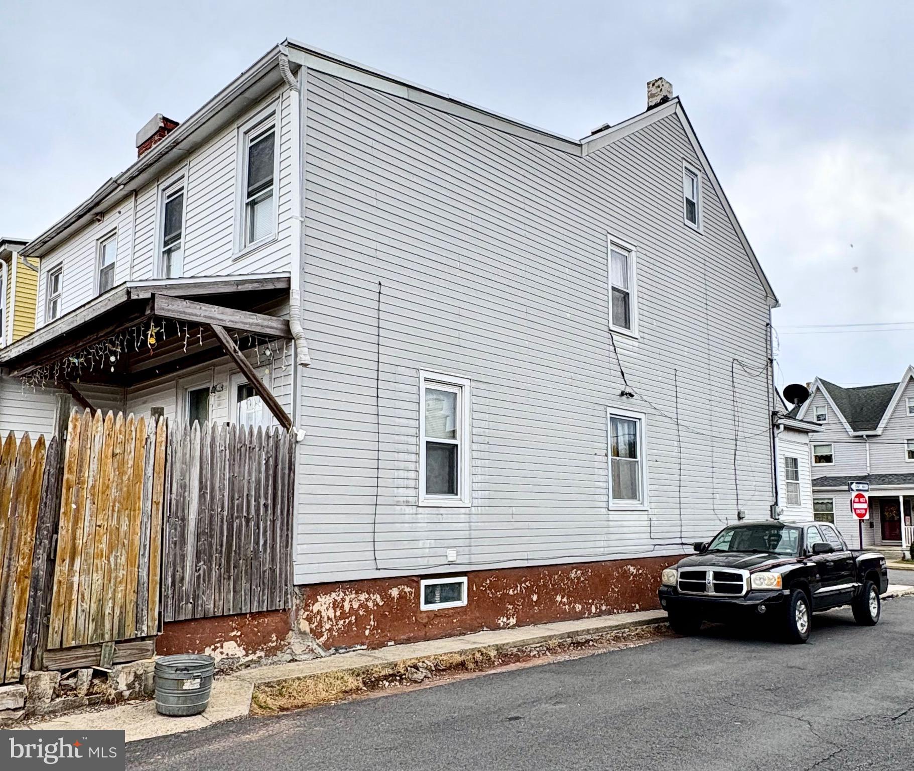 FRACKVILLE - Residential