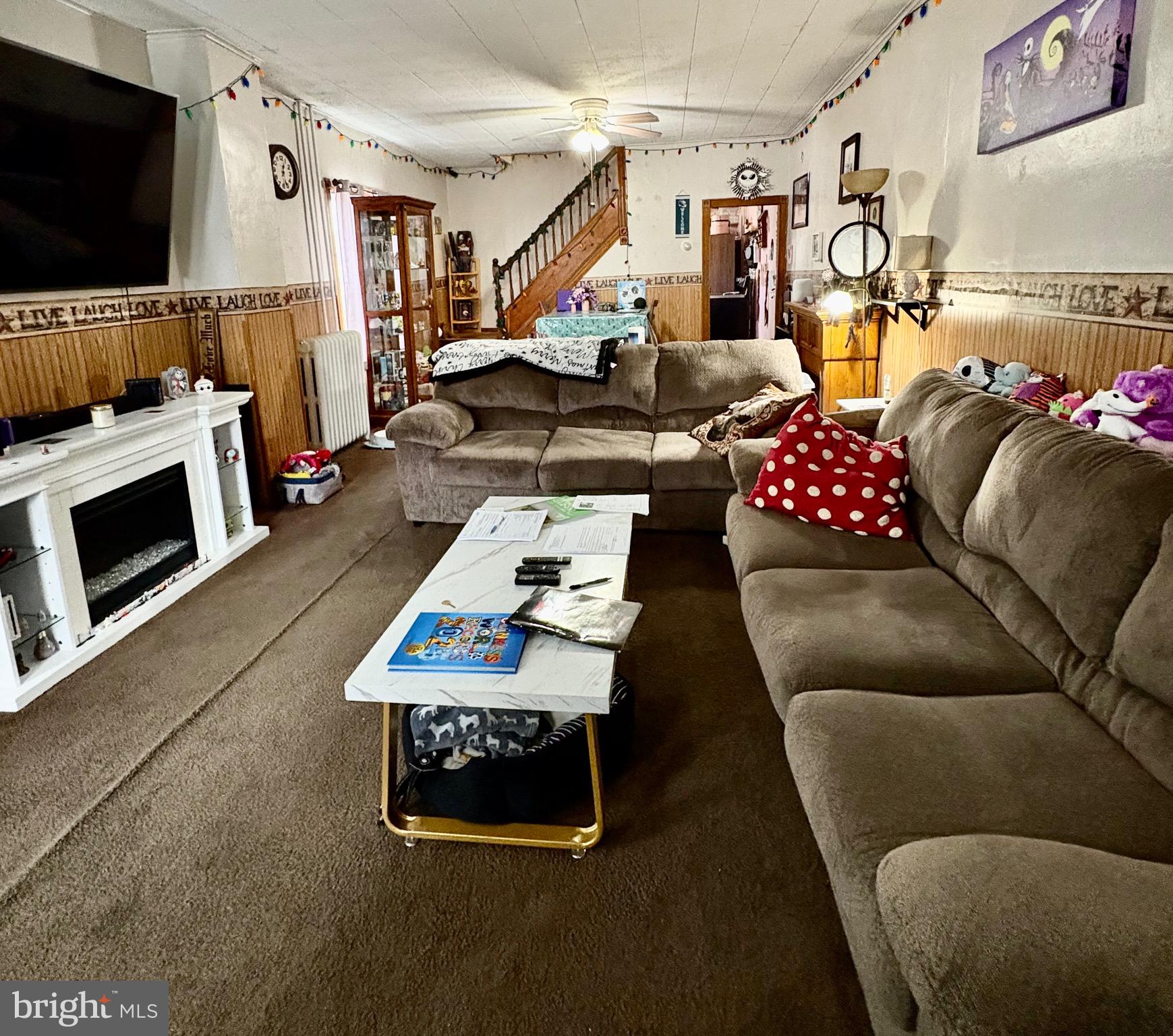 FRACKVILLE - Residential