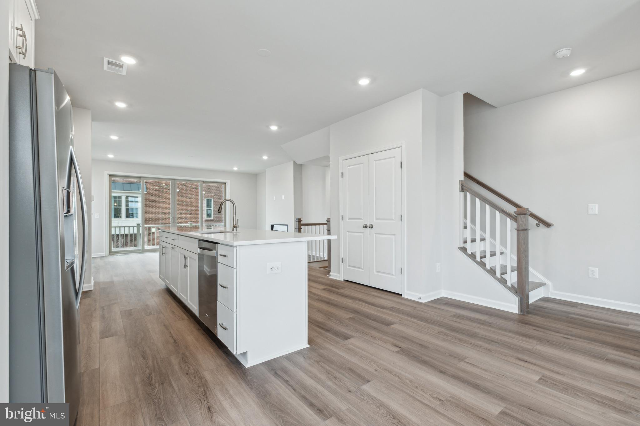 POTOMAC STATION MARKETPLACE - Residential