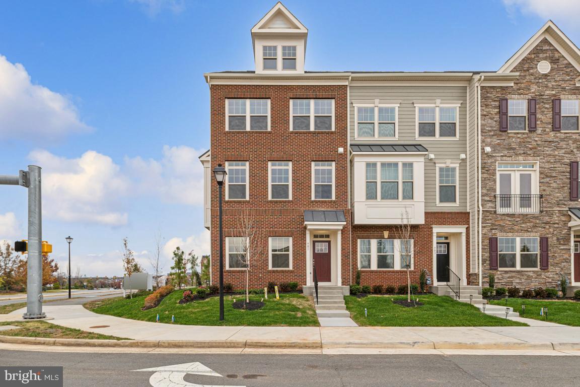 POTOMAC STATION MARKETPLACE - Residential