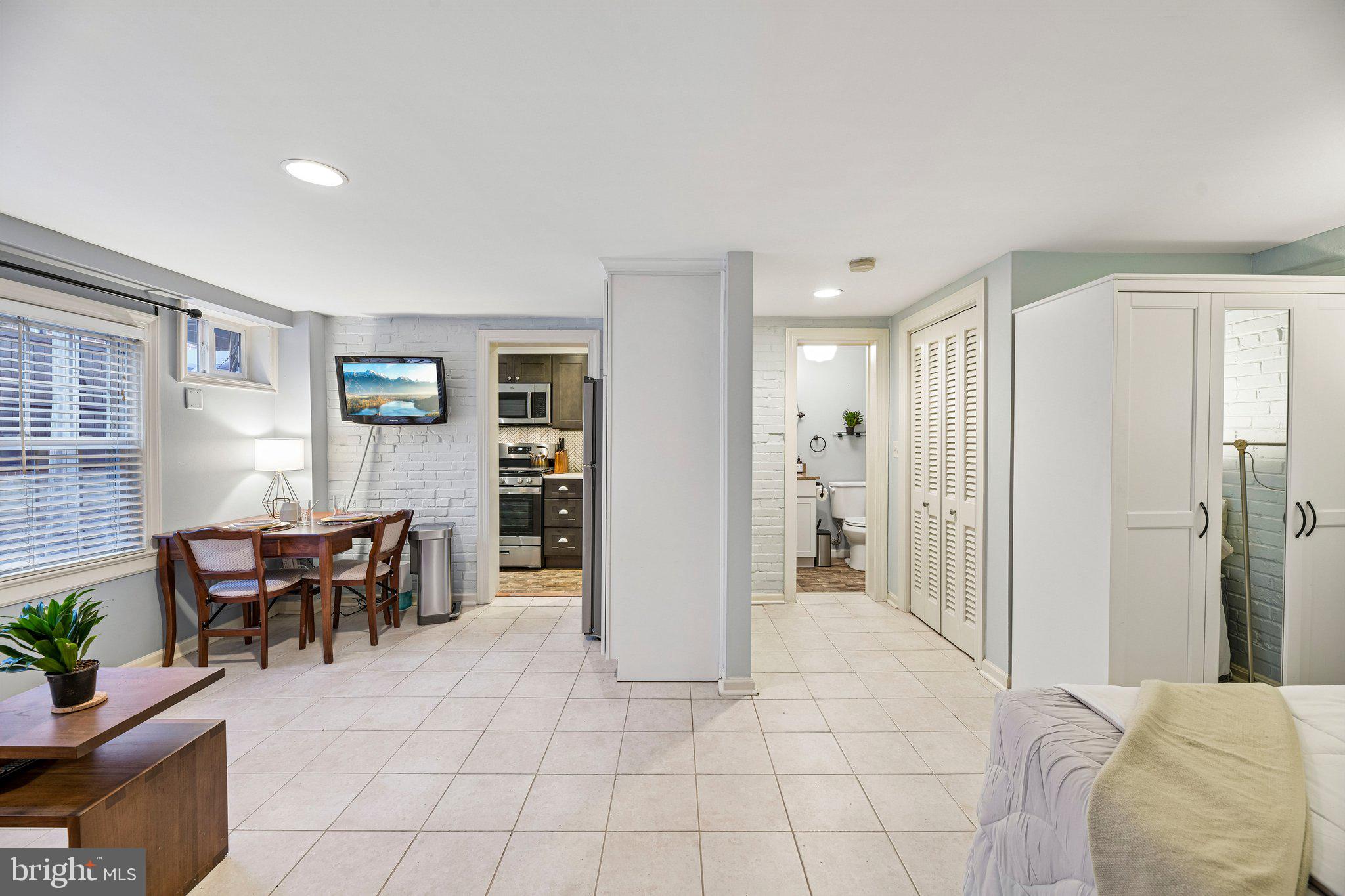 306 COMMONWEALTH AVENUE 5