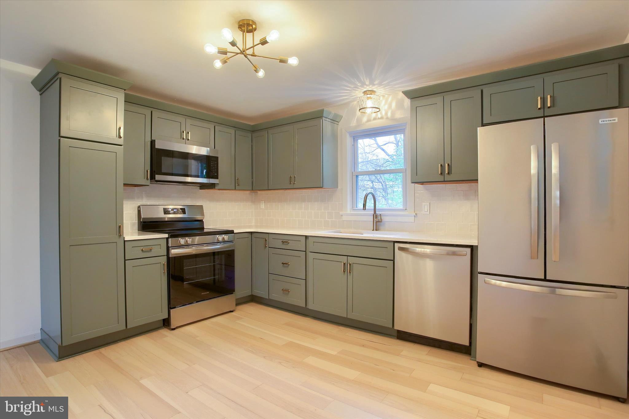 2400 LINGLESTOWN ROAD