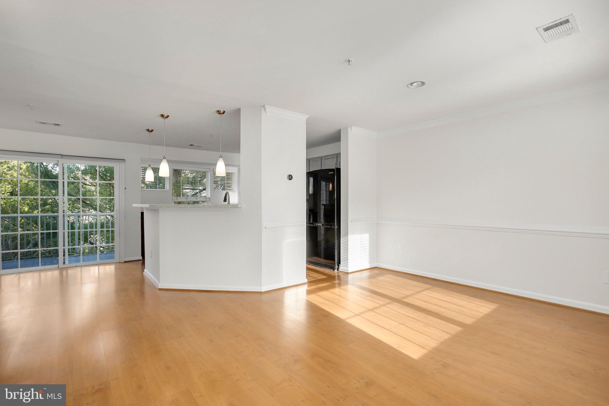 CLOVERLEAF CENTER - Residential