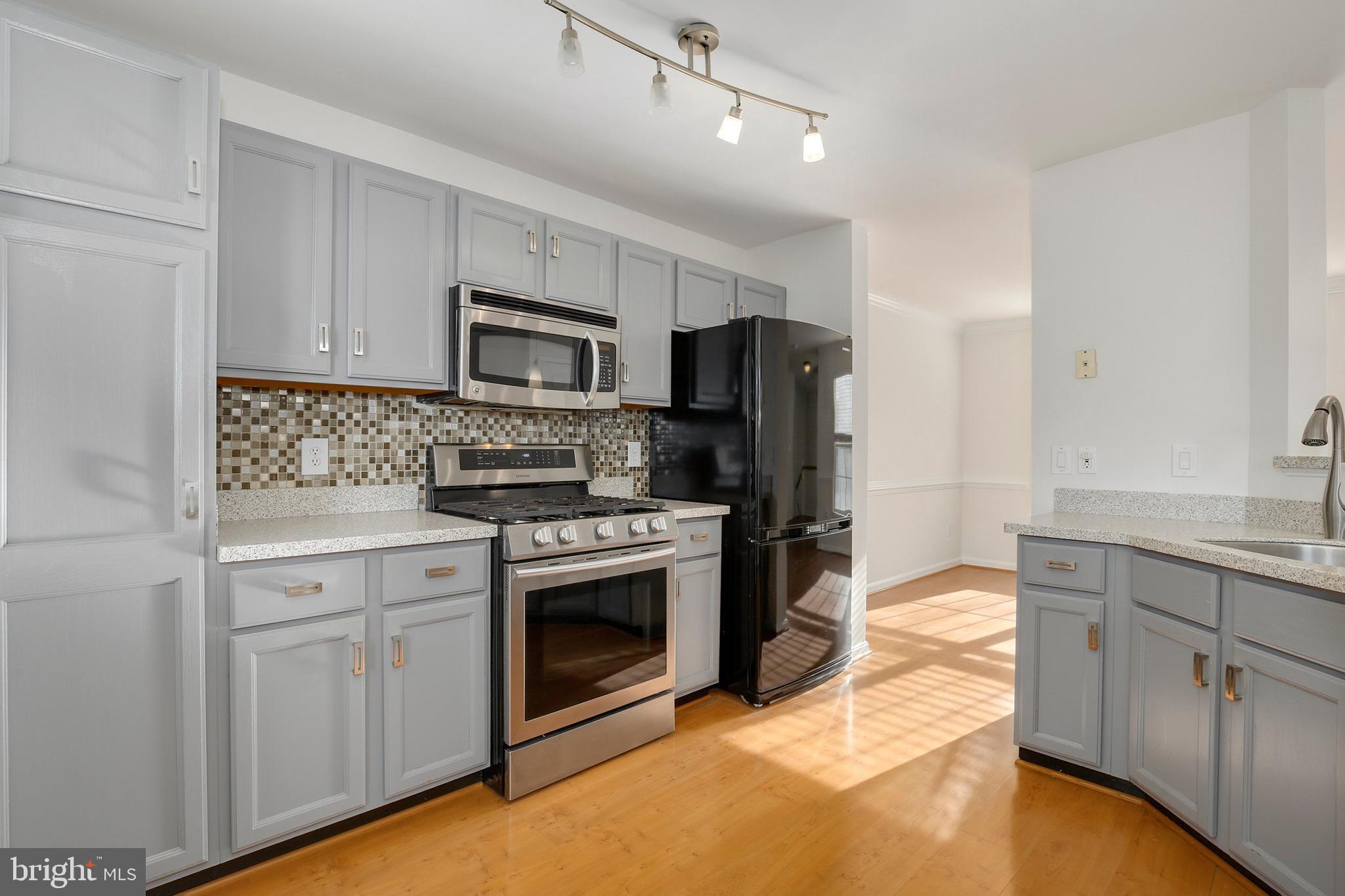 CLOVERLEAF CENTER - Residential