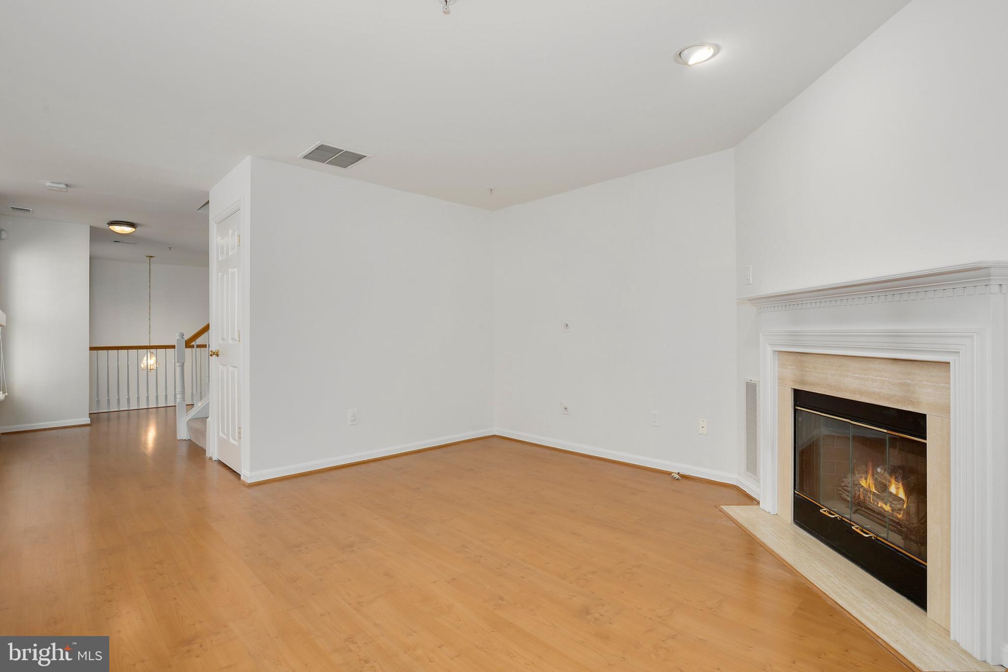 CLOVERLEAF CENTER - Residential