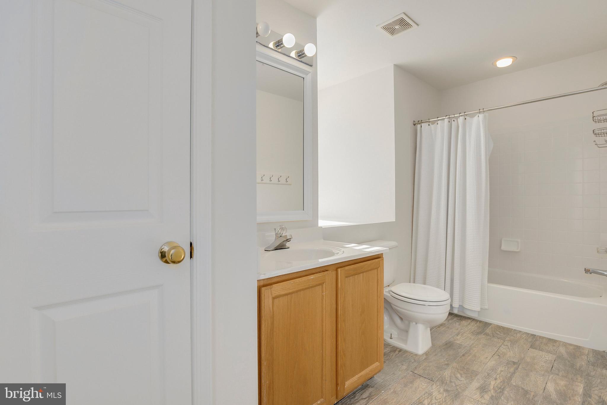 CLOVERLEAF CENTER - Residential