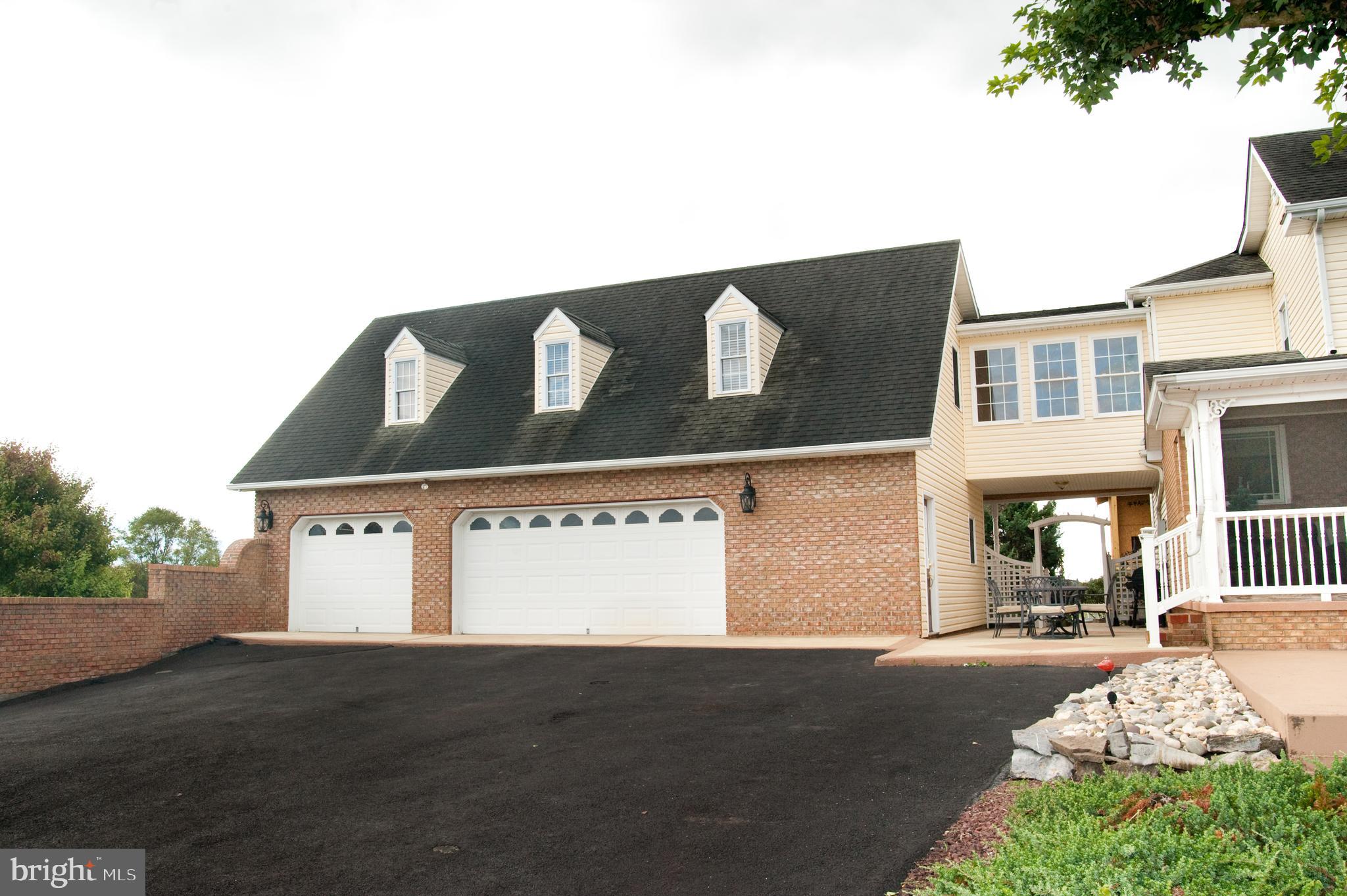 590 CARLYLE ROAD