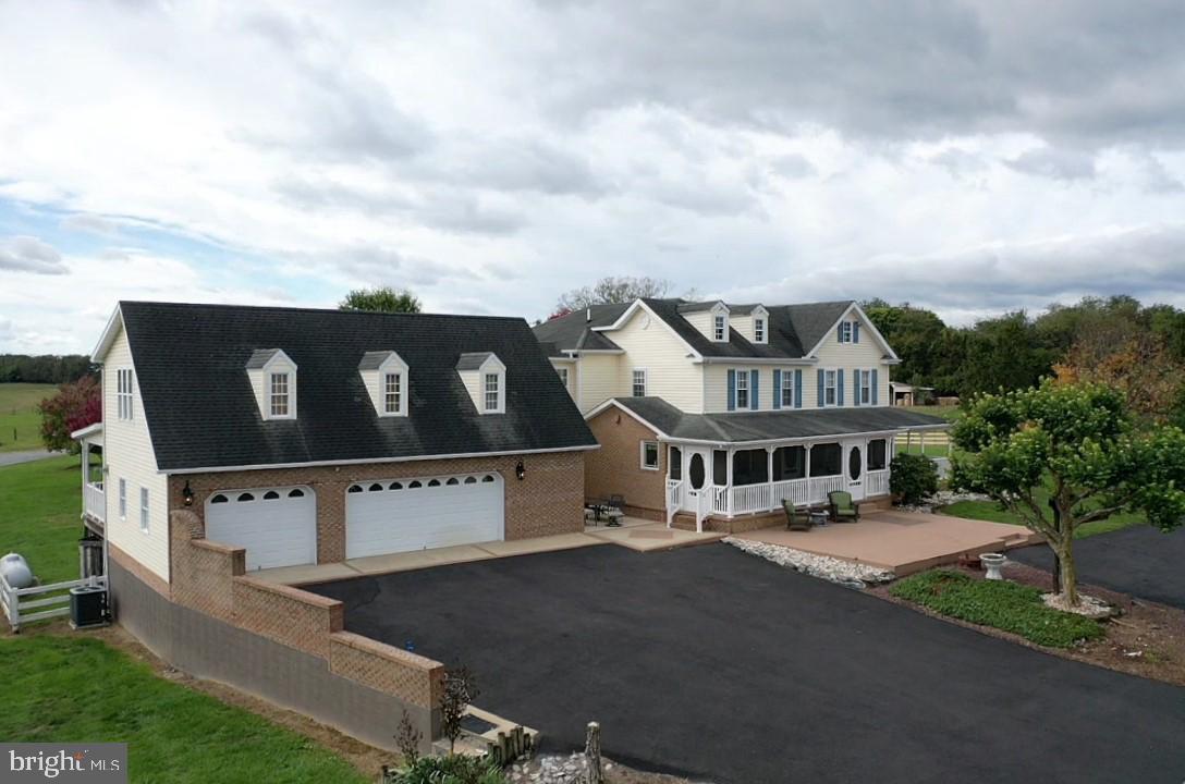 590 CARLYLE ROAD