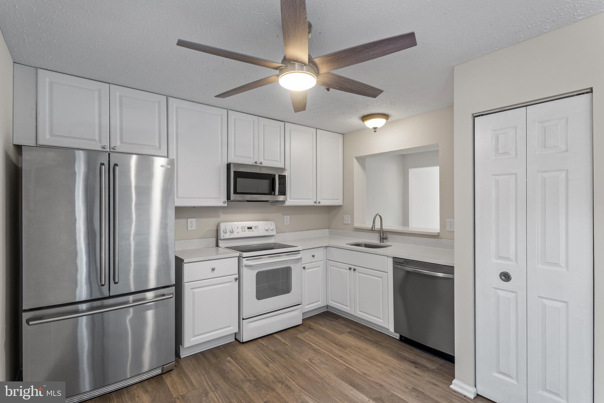 ROBIN MEADOWS - Residential