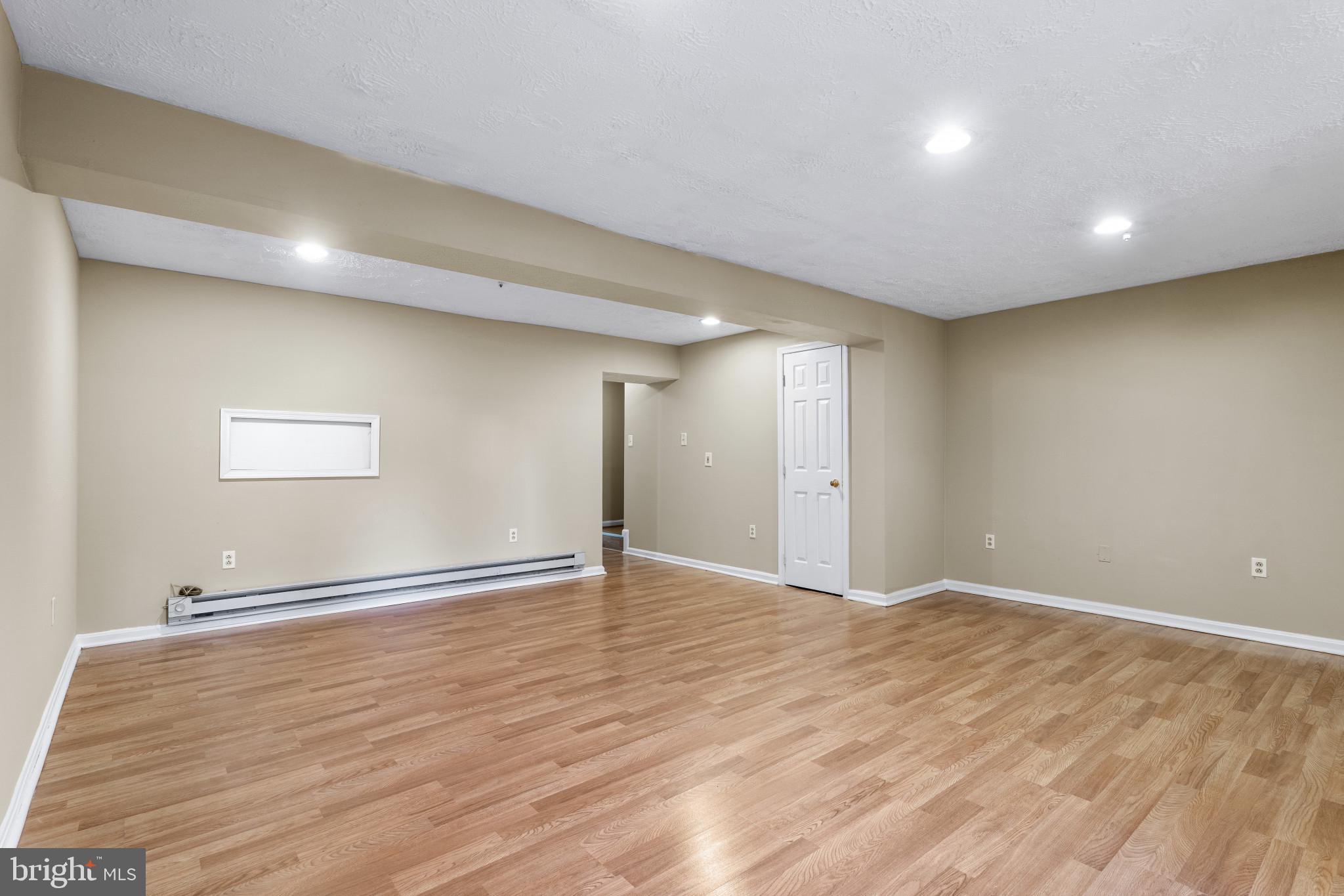 ROBIN MEADOWS - Residential