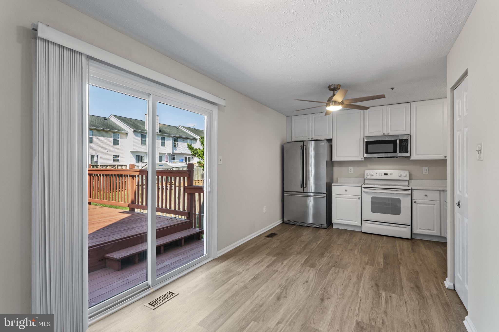 ROBIN MEADOWS - Residential