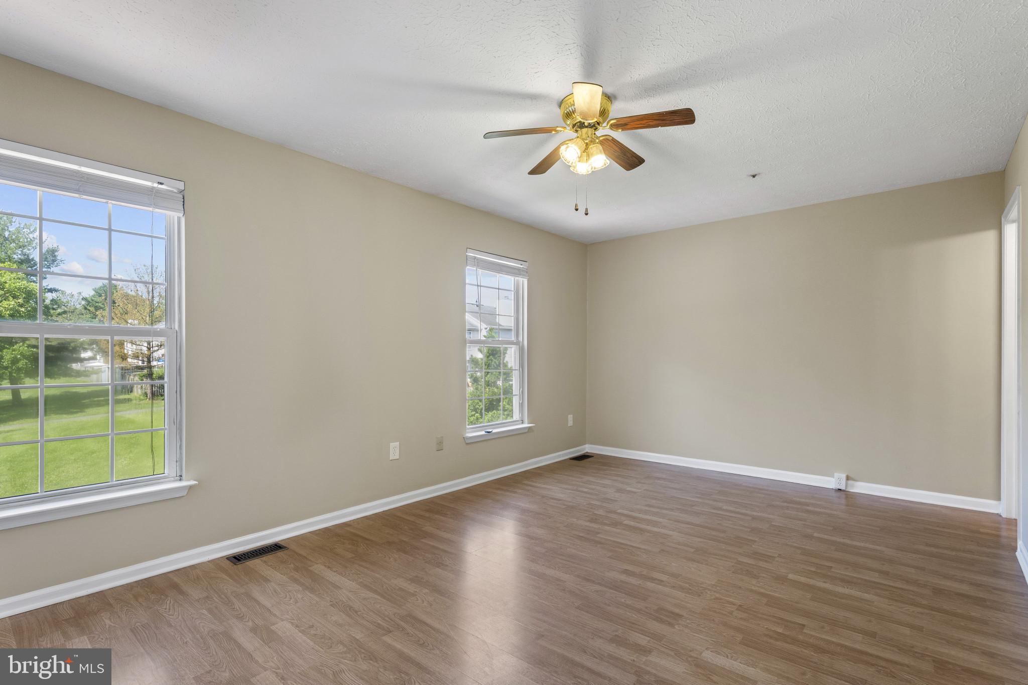 ROBIN MEADOWS - Residential