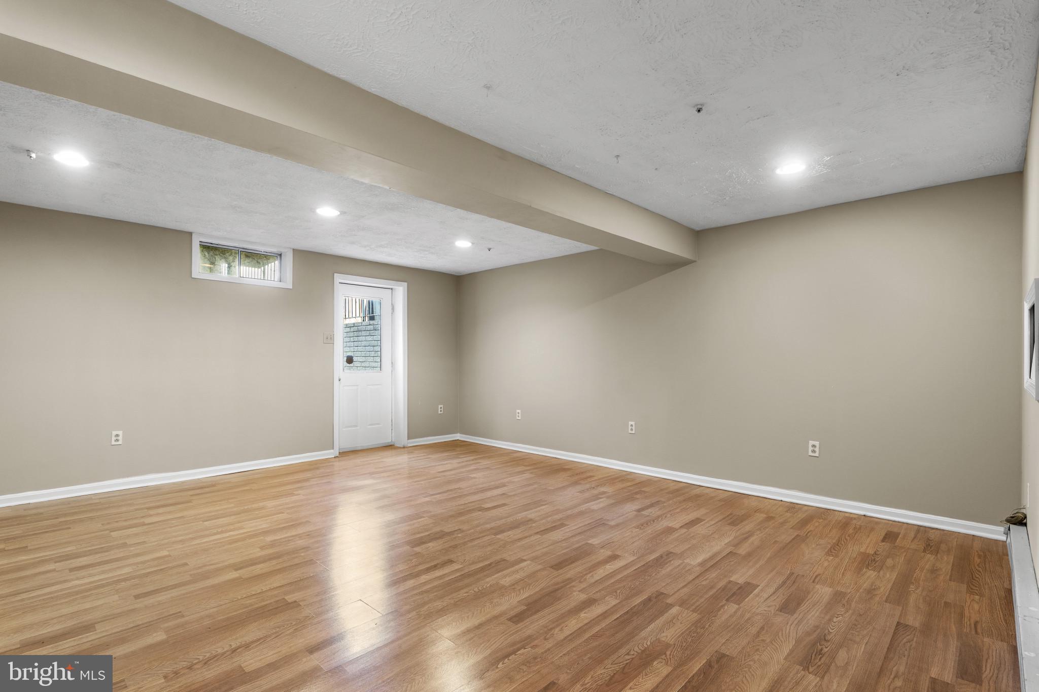 ROBIN MEADOWS - Residential