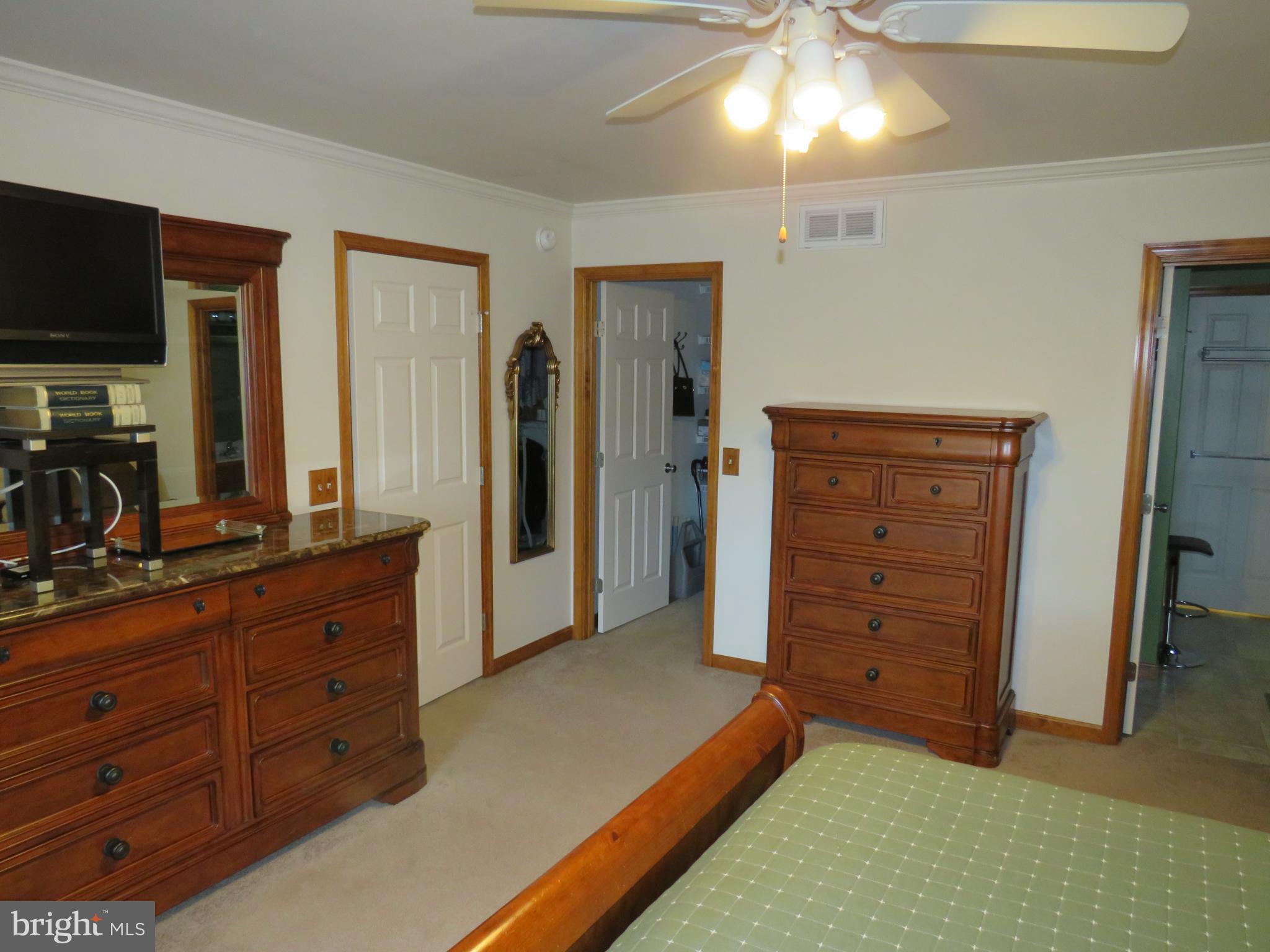 LOGANS RUN - Residential