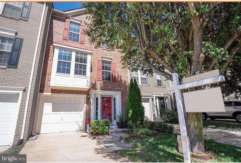Photo of 4138 Hummel Way, WOODBRIDGE, VA 22192 (MLS # VAPW2113548)
