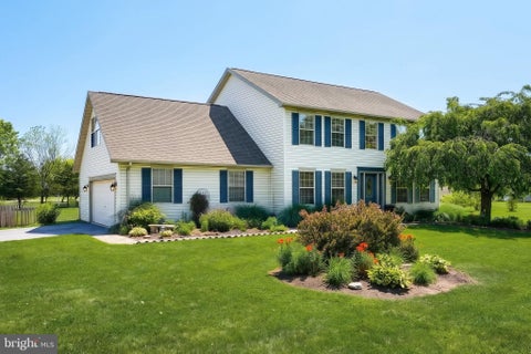Photo of 35 Fox Meadow Drive, ABBOTTSTOWN, PA 17301 (MLS # PAAD2022344)