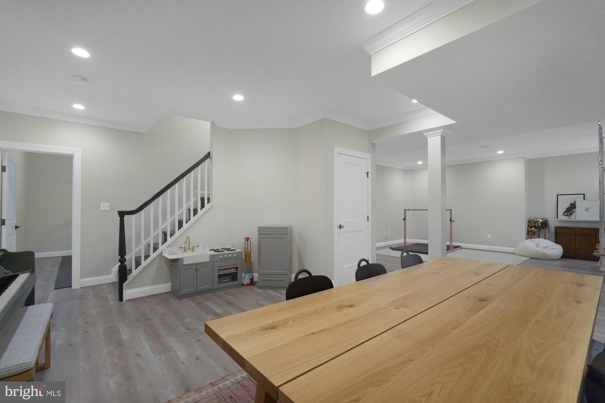 BERKSHIRE OAKWOOD - Residential