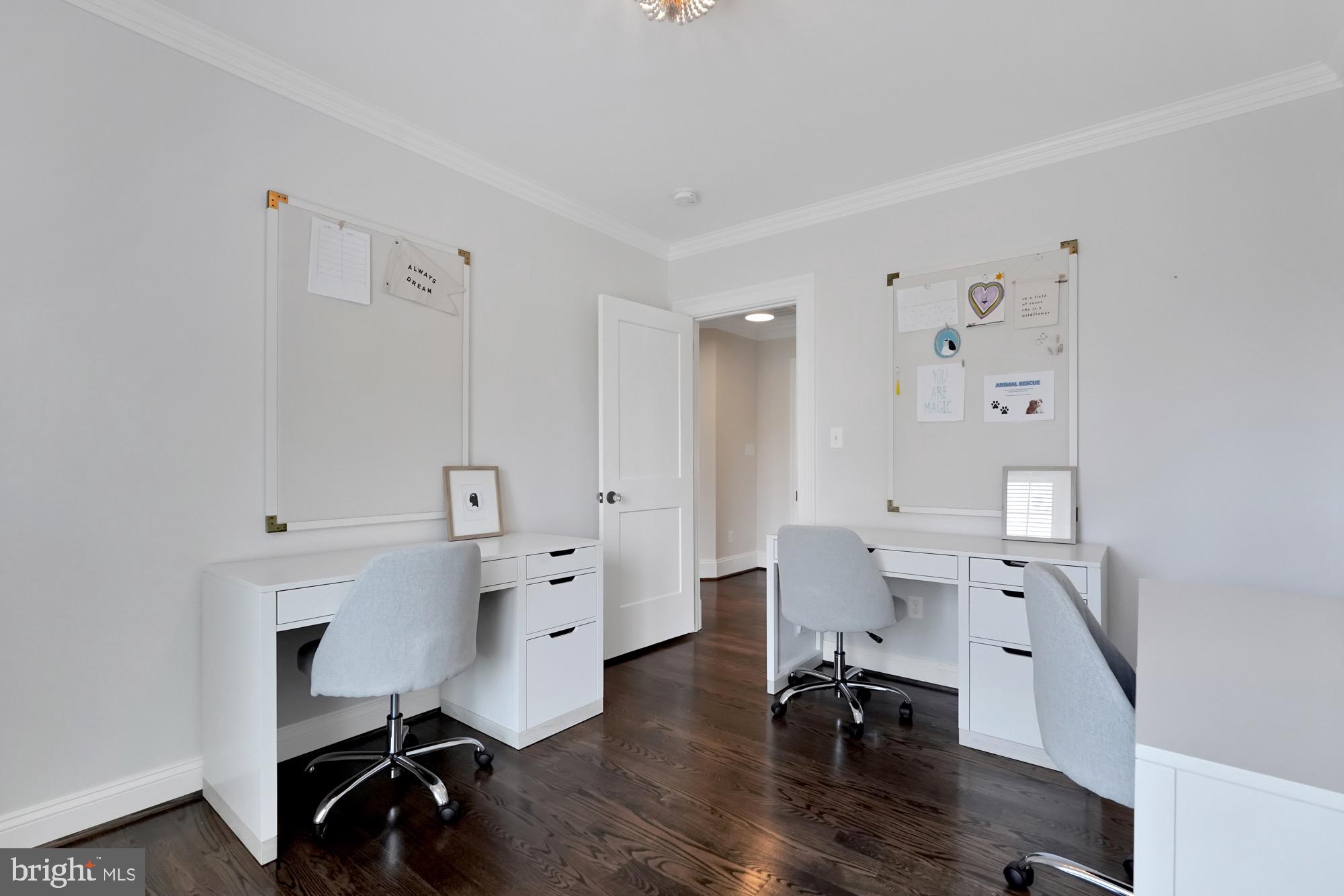 BERKSHIRE OAKWOOD - Residential