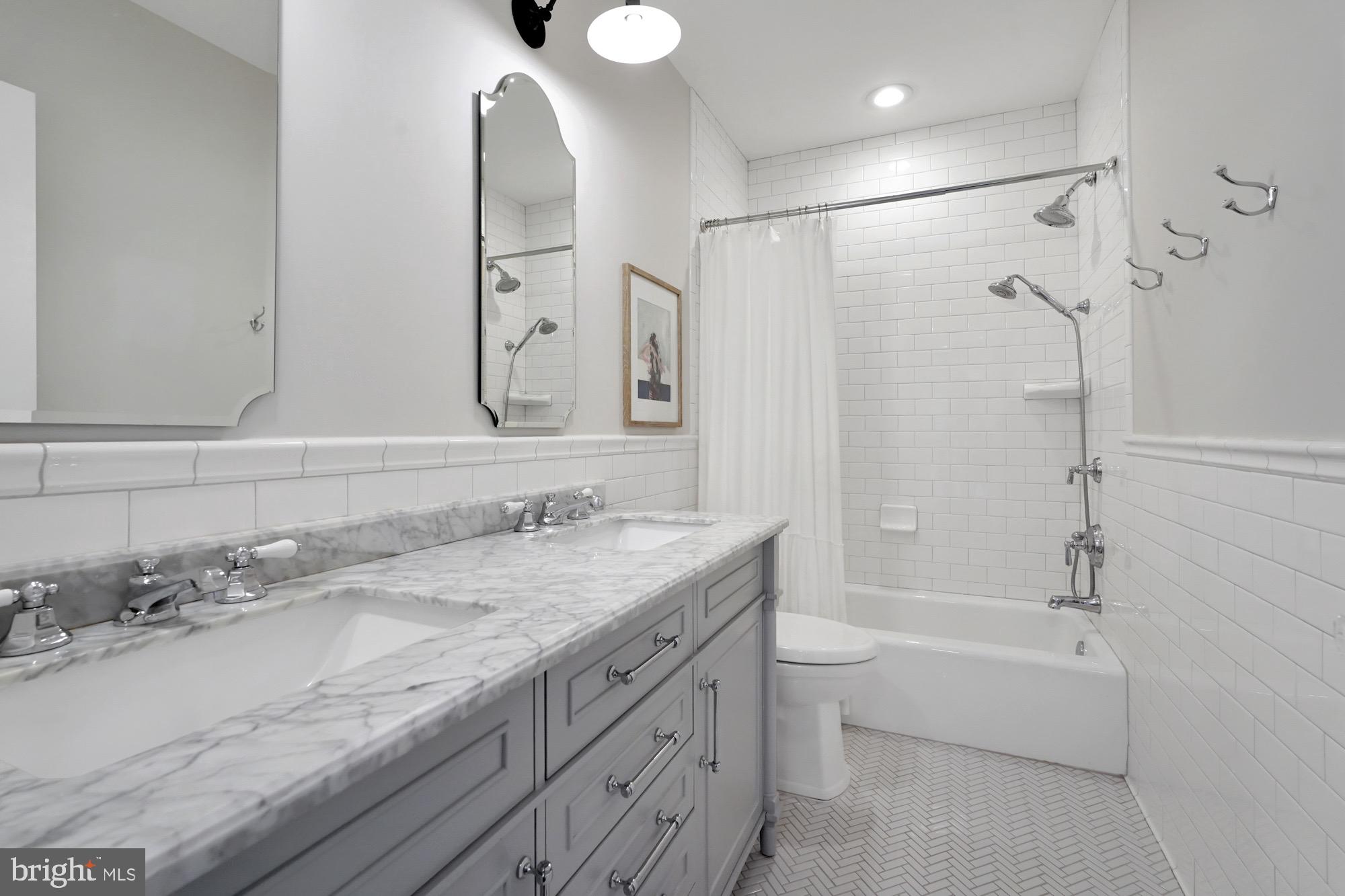 BERKSHIRE OAKWOOD - Residential