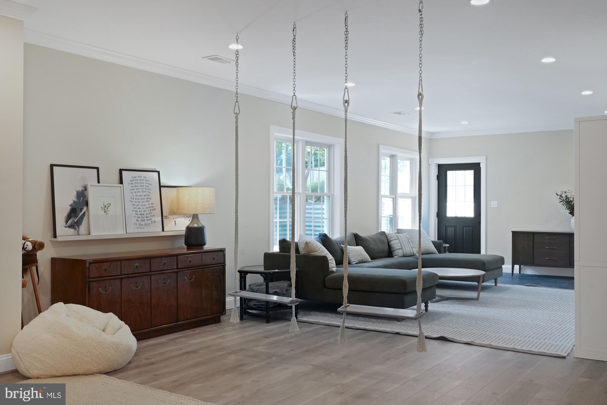 BERKSHIRE OAKWOOD - Residential