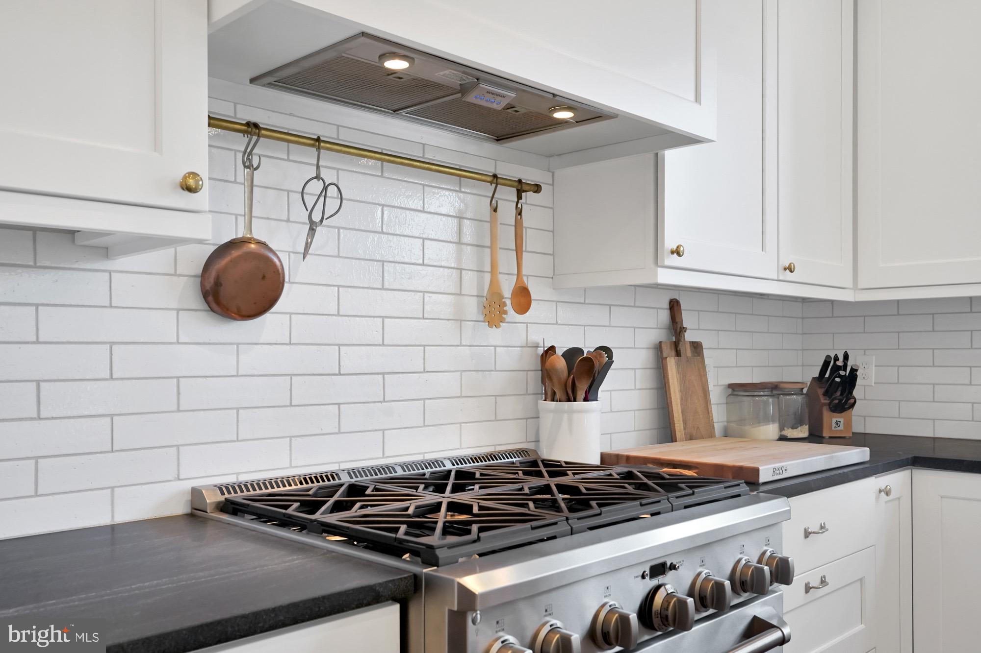 BERKSHIRE OAKWOOD - Residential