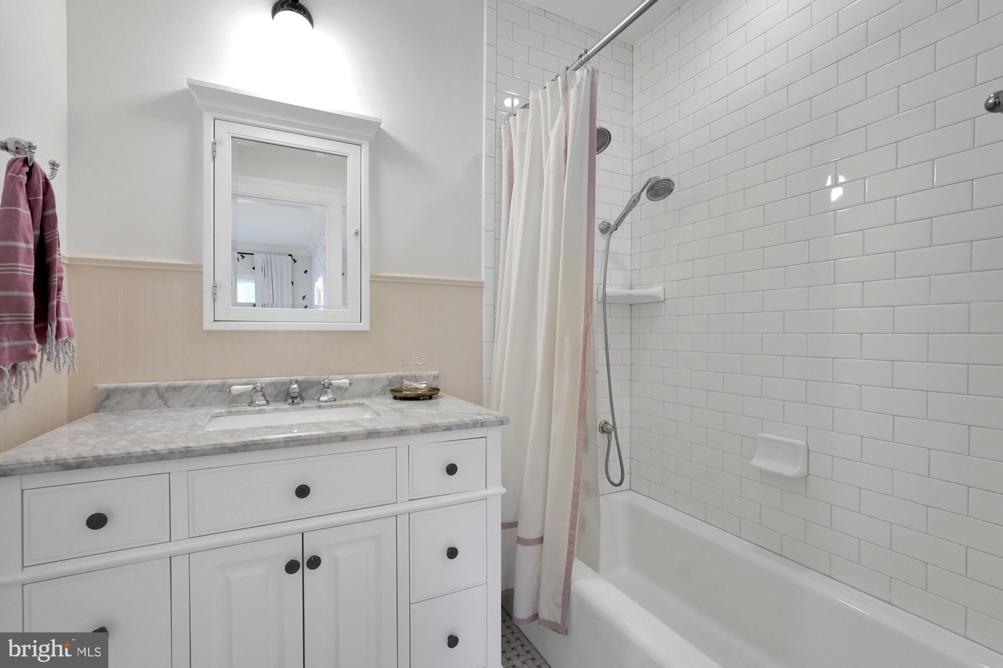 BERKSHIRE OAKWOOD - Residential