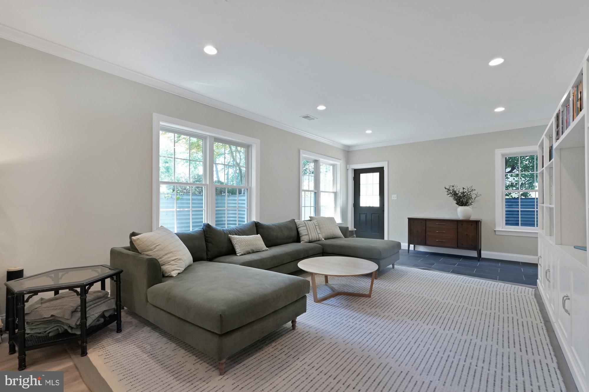 BERKSHIRE OAKWOOD - Residential