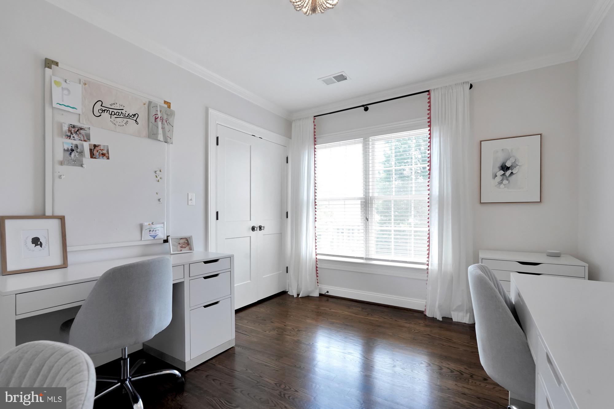 BERKSHIRE OAKWOOD - Residential