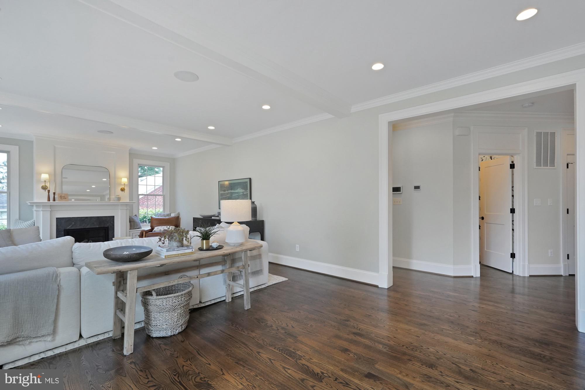 BERKSHIRE OAKWOOD - Residential