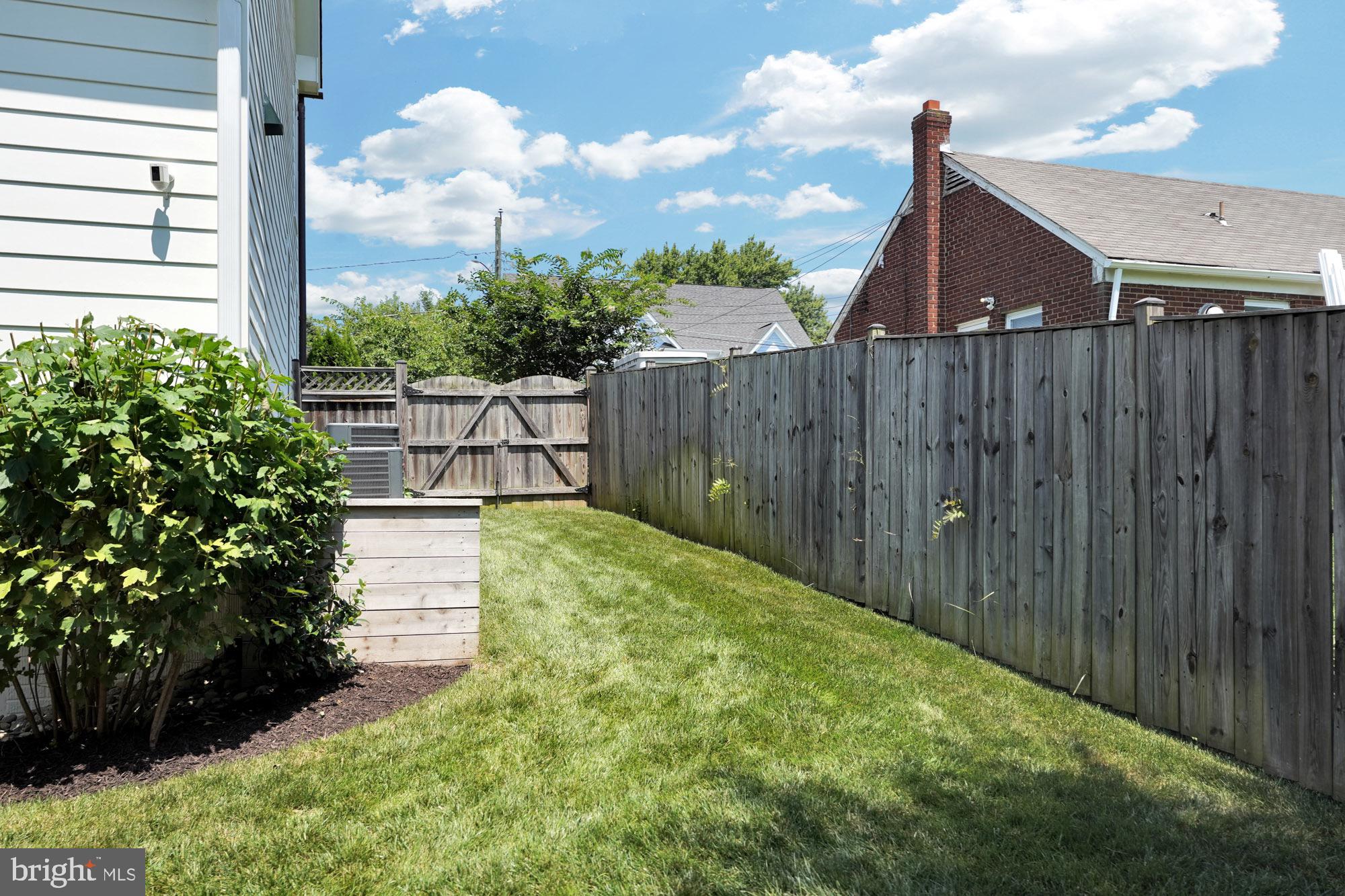 BERKSHIRE OAKWOOD - Residential