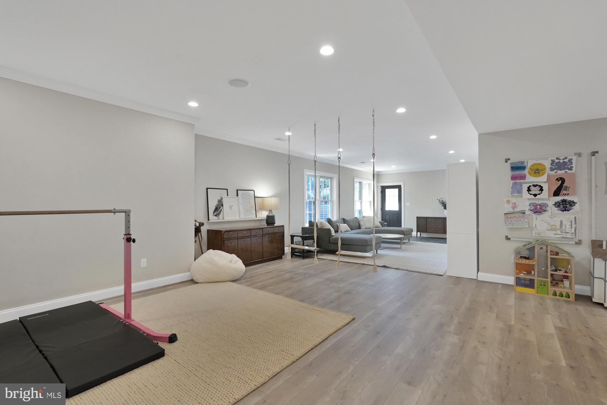 BERKSHIRE OAKWOOD - Residential