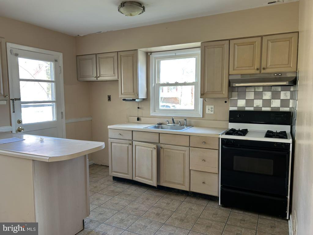 REDFORD ESTATES - Residential