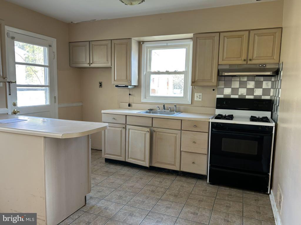 REDFORD ESTATES - Residential