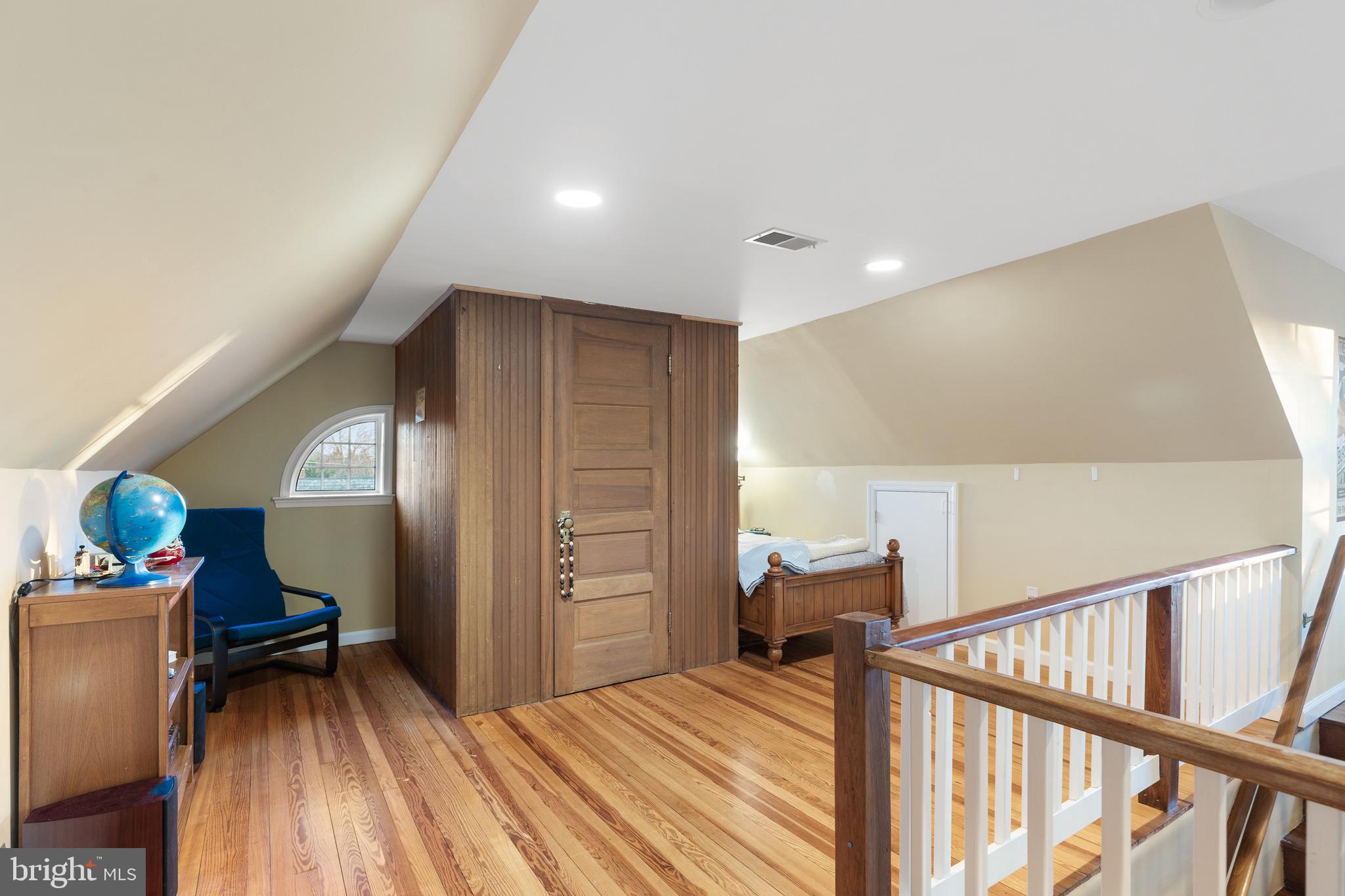 WOODSIDE PARK - Residential