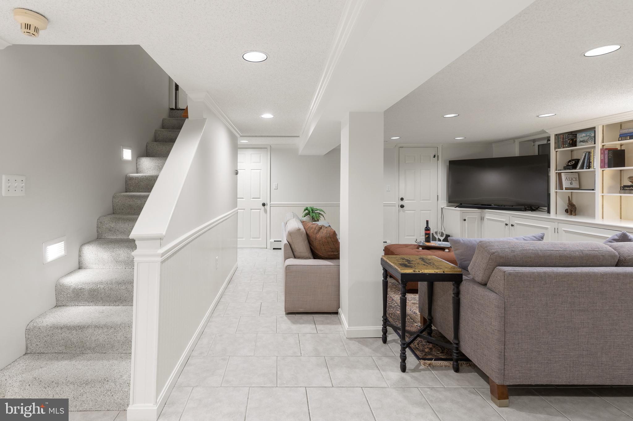 WOODSIDE PARK - Residential