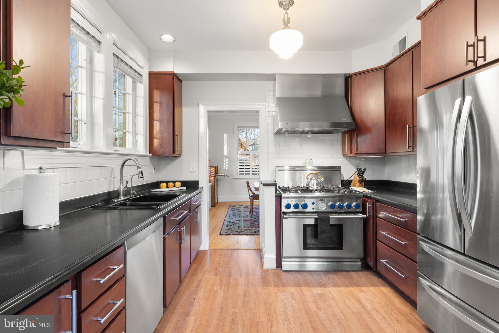 WOODSIDE PARK - Residential