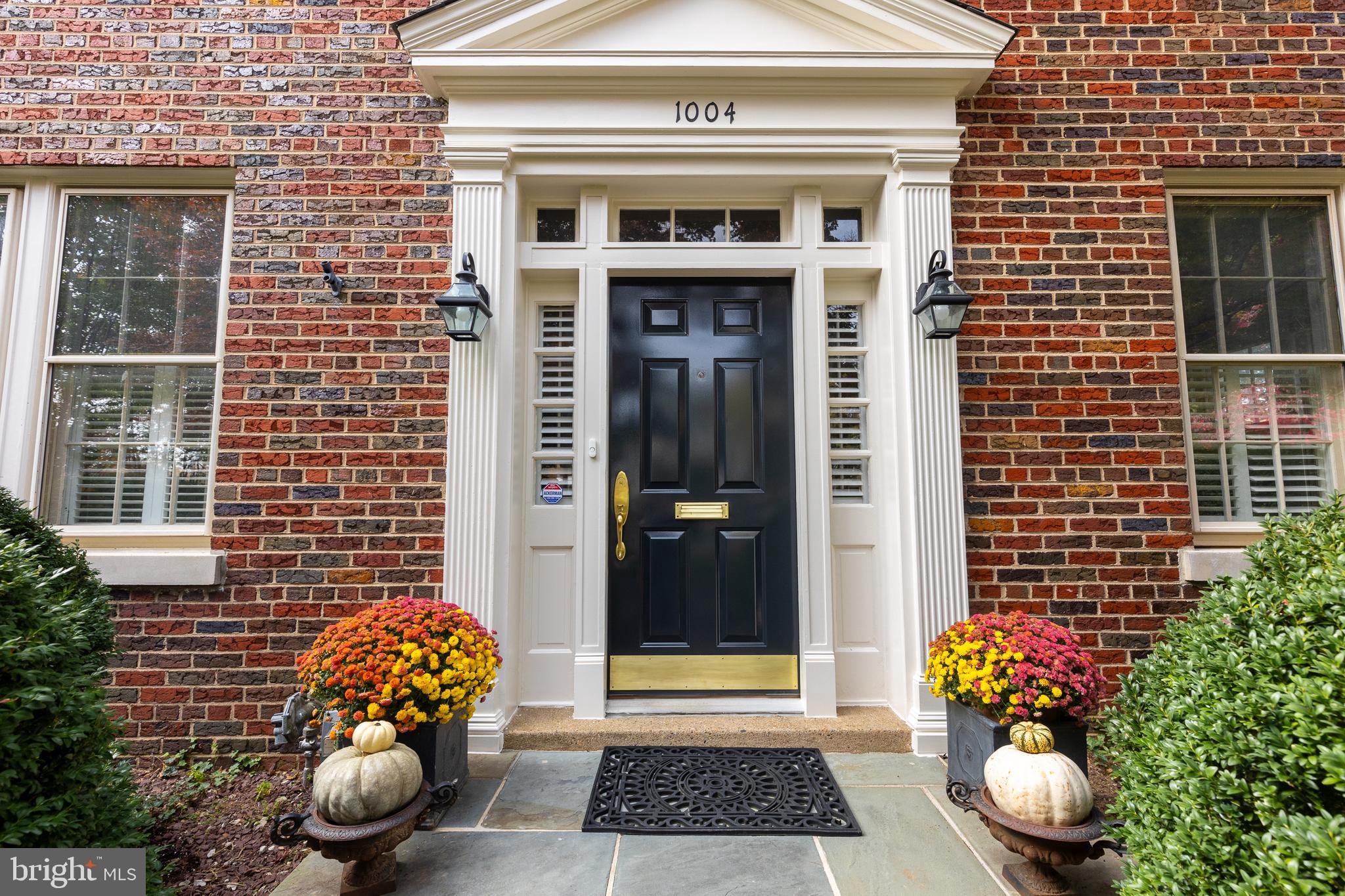 WOODSIDE PARK - Residential