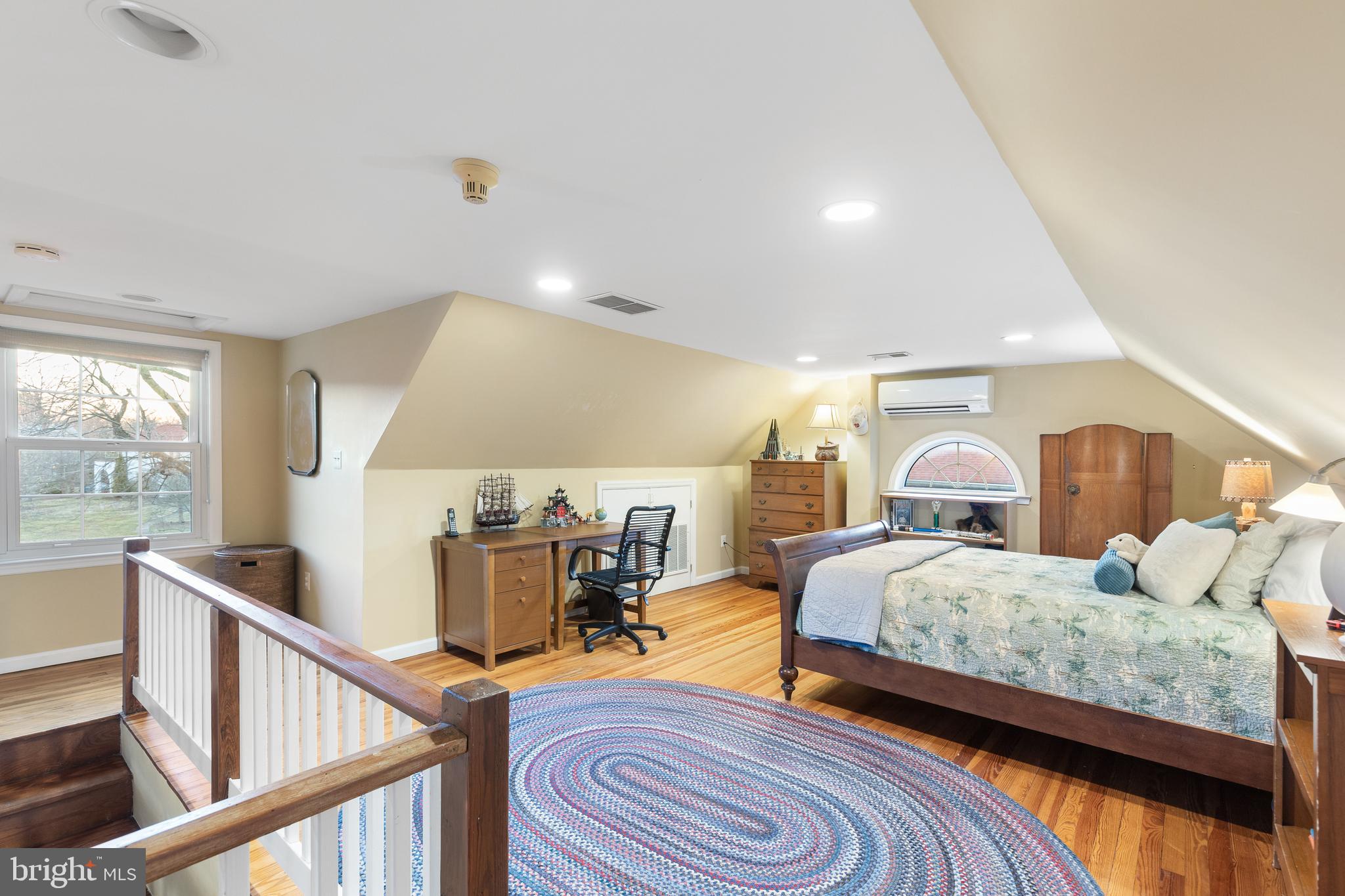 WOODSIDE PARK - Residential